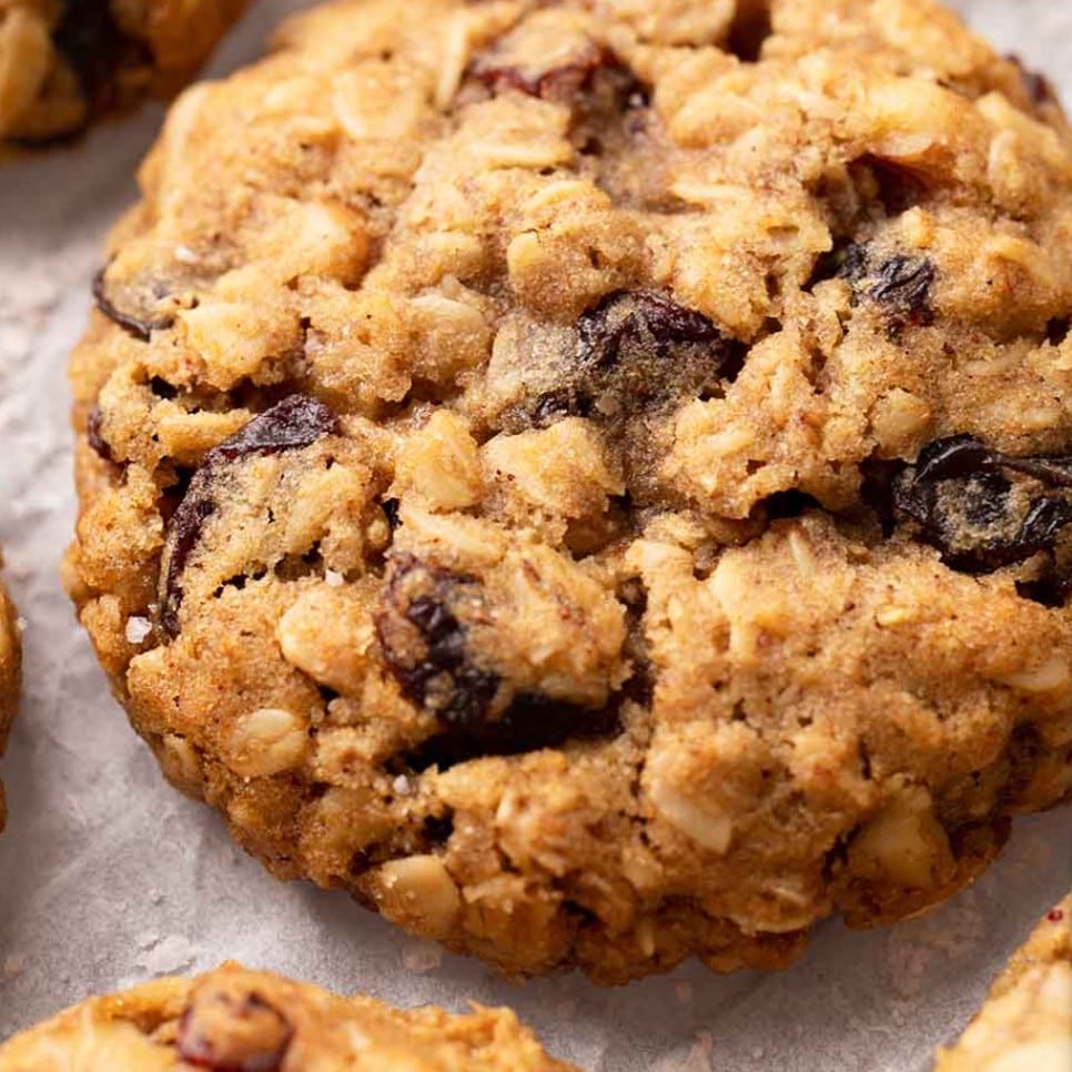 OATMEAL RAISIN COOKIE.