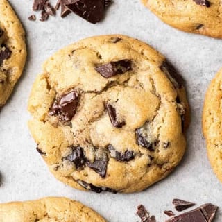 CHOCOLATE CHIP COOKIE