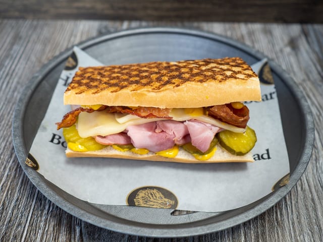 CUBANO.