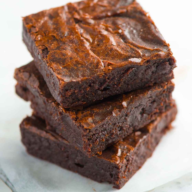 FUDGE BROWNIE.