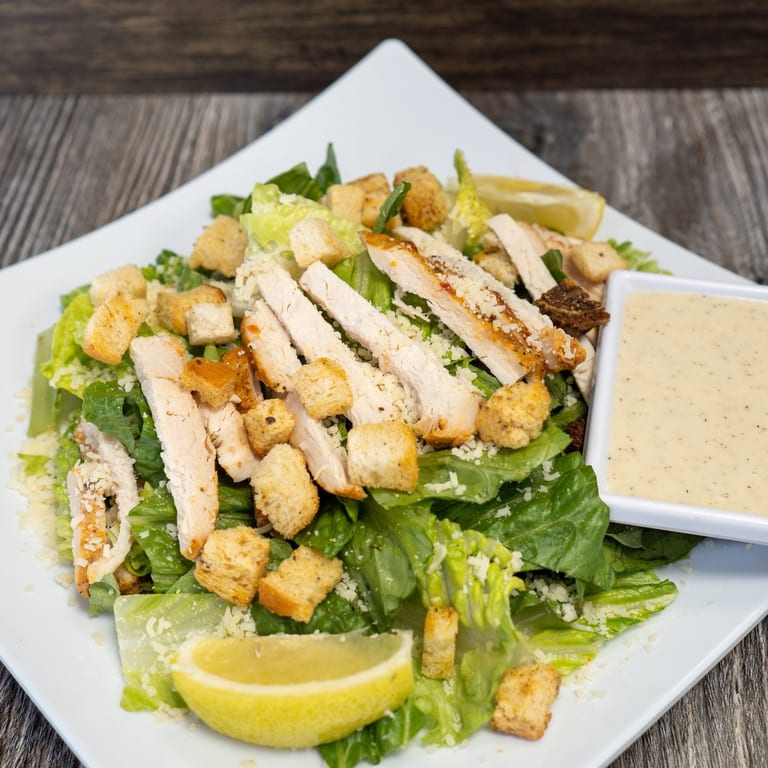 Cobb Salad: A Fresh American Deli Favorite