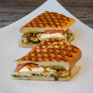 CHICKEN CAPRESE