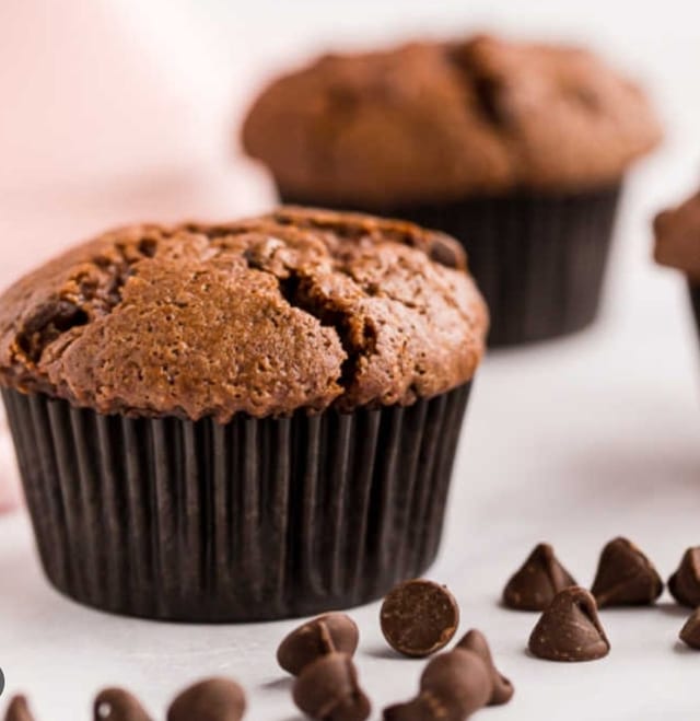 CHOCOLATE FUDGE MUFFIN.